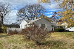 Pre-foreclosure in  COURTLAND DR Bay Shore, NY 11706