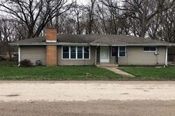 Pre-foreclosure Listing in W MAPLE ST ANTIOCH, IL 60002