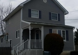  Charleston Dr, Amityville NY