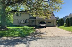 Pre-foreclosure in  LANSING WAY Erie, PA 16506