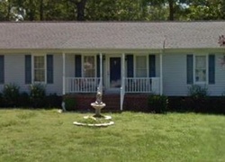 Pre-foreclosure Listing in MERLE SMITH LN MECHANICSVILLE, VA 23111