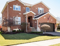 Pre-foreclosure in  W HOWARD ST Chicago, IL 60631