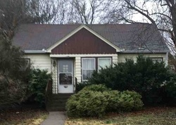 Pre-foreclosure Listing in BROWN ST BETTENDORF, IA 52722