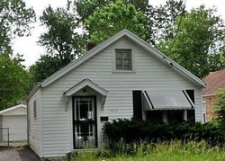 Pre-foreclosure in  LENTZ AVE Louisville, KY 40215