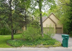 Pre-foreclosure in  DEERWOOD DR Chaska, MN 55318