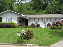 Pre-foreclosure Listing in HARRIET AVE VICKSBURG, MS 39180