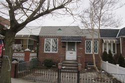 Pre-foreclosure Listing in JUNIPER VALLEY RD MIDDLE VILLAGE, NY 11379