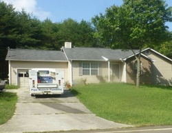 Pre-foreclosure Listing in WOODS SMITH RD KNOXVILLE, TN 37921