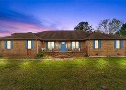 Pre-foreclosure in  NUMBER TEN LN Chesapeake, VA 23323