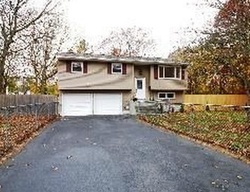 Pre-foreclosure in  MAYFLOWER AVE Brentwood, NY 11717