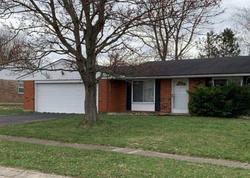 Pre-foreclosure in  LODGEVIEW DR Dayton, OH 45424