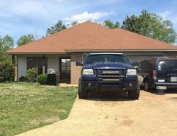 Pre-foreclosure in  POST OAK PL Pearl, MS 39208
