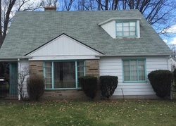  E 254th St, Euclid OH