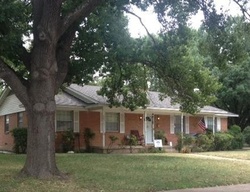  Woodhue Rd, Dallas TX