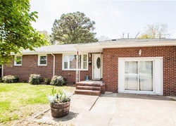 Pre-foreclosure in  BELL ST Norfolk, VA 23513