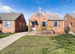 Pre-foreclosure in  W 57TH ST Cleveland, OH 44144