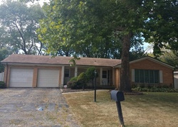 Pre-foreclosure Listing in WOODVIEW LN PARK RIDGE, IL 60068