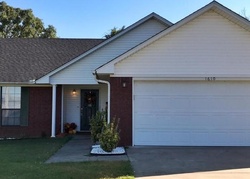 Pre-foreclosure Listing in E 14TH PL RUSSELLVILLE, AR 72802