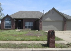 Pre-foreclosure in  S 276TH EAST AVE Coweta, OK 74429