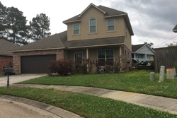 Pre-foreclosure in  SILVER SPRINGS DR Greenwell Springs, LA 70739