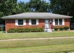 Pre-foreclosure in  ALICANTE LN Louisville, KY 40272