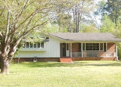 Pre-foreclosure in  VILLAGE DR SW Atlanta, GA 30331