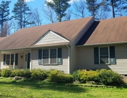 Pre-foreclosure Listing in WOODLAND TRL WEST POINT, VA 23181