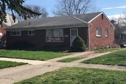 Pre-foreclosure in  HARRISON ST Livonia, MI 48150