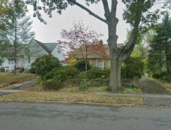 Pre-foreclosure Listing in RIVERSIDE DR SPRINGFIELD, NJ 07081