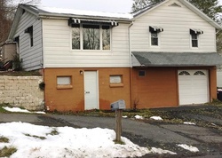 Pre-foreclosure Listing in SPRING HILL RD LEHIGHTON, PA 18235