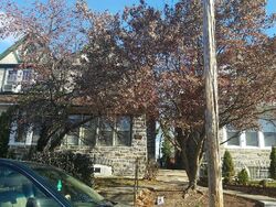 Pre-foreclosure Listing in HOLLY RD LANSDOWNE, PA 19050