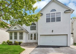 Pre-foreclosure Listing in HYACINTH CT MELVILLE, NY 11747