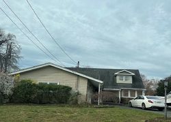 Pre-foreclosure in  FLEETS POINT DR West Babylon, NY 11704