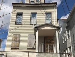 Pre-foreclosure Listing in 16TH AVE PATERSON, NJ 07501