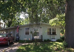 Pre-foreclosure in  SE MARYLAND AVE Topeka, KS 66605