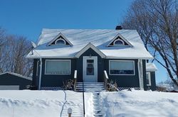 Pre-foreclosure in  2ND AVE SW New Prague, MN 56071