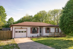 Pre-foreclosure Listing in W CHESTNUT ST SPRINGFIELD, MO 65803
