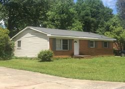 Pre-foreclosure Listing in HAND CIR LOWELL, NC 28098
