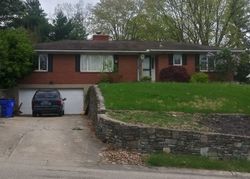 Pre-foreclosure in  WINDSOR DR Hamilton, OH 45013