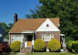 Pre-foreclosure Listing in BARRON AVE WOODBRIDGE, NJ 07095