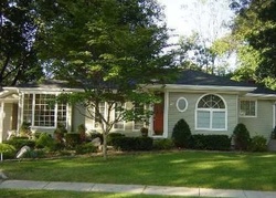 Pre-foreclosure in  SOUTH LN Huntington, NY 11743