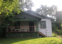 Pre-foreclosure in  MARKET ST East Saint Louis, IL 62207