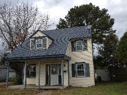 Pre-foreclosure Listing in AYLWIN RD PORTSMOUTH, VA 23702