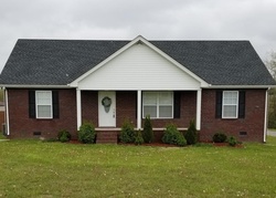 Pre-foreclosure in  GOLF CLUB CIR Lafayette, TN 37083