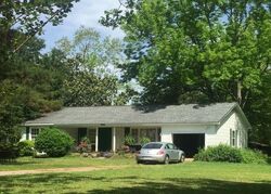 Pre-foreclosure in  GARLAND BROOM RD Prentiss, MS 39474