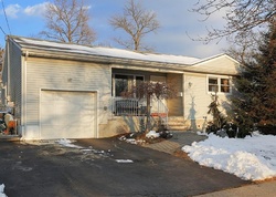 Pre-foreclosure Listing in FERRIS RD EDISON, NJ 08817