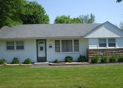 Pre-foreclosure in  WINTERGREEN RD Louisville, KY 40272