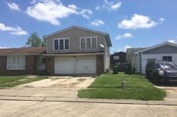 Pre-foreclosure in  SWEET GUM DR Harvey, LA 70058