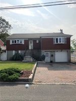 Pre-foreclosure in  GLENBROOK AVE Yonkers, NY 10705