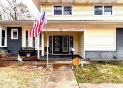 Pre-foreclosure in  LESLIE DR Newport News, VA 23606